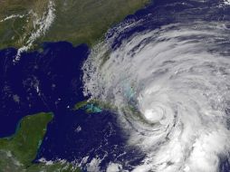 ''Sandy'' se localizó a las 8:00 horas de hoy aproximadamente a 215 kilómetros al sur de Great Exuma, Bahamas. AFP  /