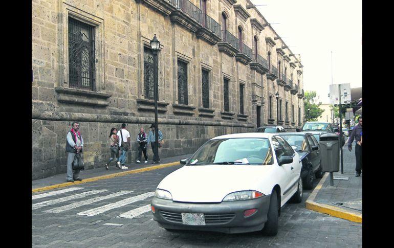 Las cámaras fueron colocadas en dos patrullas de Vialidad que efectuarán recorridos en el primer cuadro de la ciudad.  /