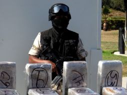 Los 800 paquetes asegurados con marihuana tienen un peso total de ocho toneladas 206 kilos 200 gramos. ARCHIVO  /