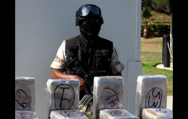 Los 800 paquetes asegurados con marihuana tienen un peso total de ocho toneladas 206 kilos 200 gramos. ARCHIVO  /