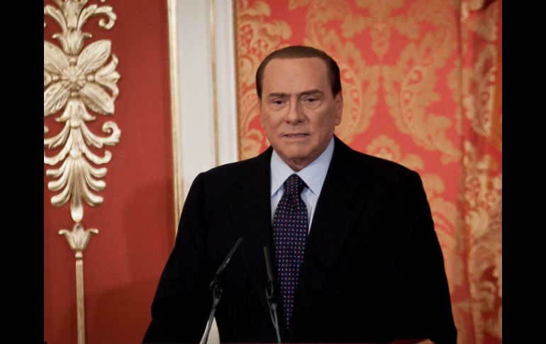 Silvio Berlusconi durante la conferencia en que amenzó al gobierno de Monti. LAPRESSE  /