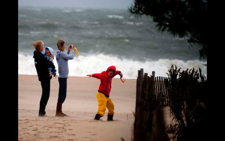 ´´Sandy´´ enfilará la noche de este domingo hacia la costa este de Estados Unidos. AFP  /