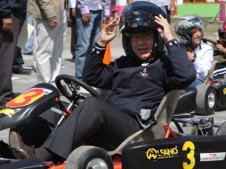 Tras poner en marcha el programa, el Presidente Felipe Calderón compitió en una carrera de Go-Karts. EL UNIVERSAL  /