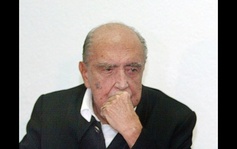 El arquitecto Oscar Niemeyer sigue activo y creativo, a sus 104 años de edad. NOTIMEX  /