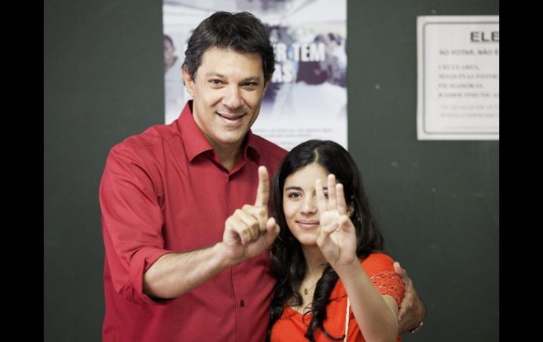 El apoyo del ex presidente Luiz Inacio Lula da Silva (2003-2010) fue  fundamental para que Haddad (foto). EFE  /