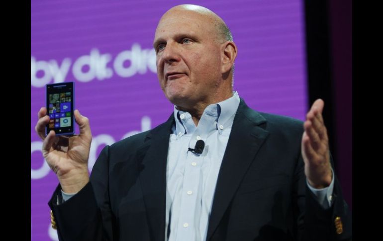 Nokia está centrado exclusivamente en Windows Phone, dice el consejero delegado de Microsoft, Steve Ballmer. AFP  /