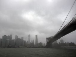 Las preocupaciones sobre la recuperación económica en EU alimentaron las compras de seguridad por el huracán Sandy. REUTERS  /