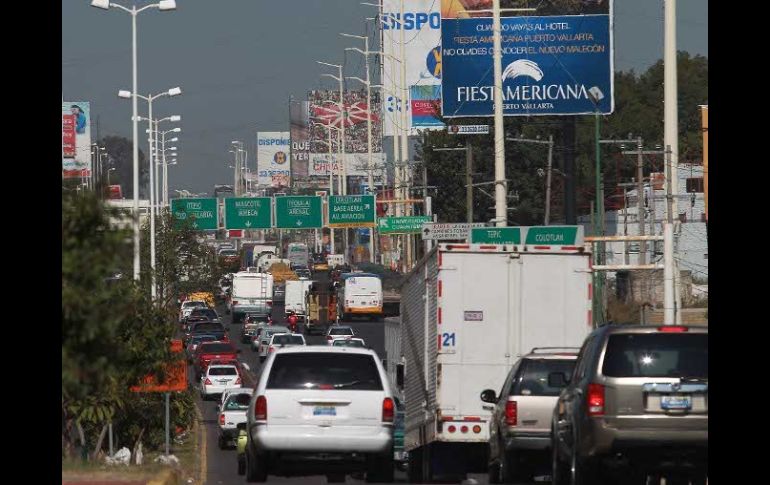 Pese a la lenta circulación por los trabajos en la carpeta asfáltica recomiendan seguir utilizando avenida.  /