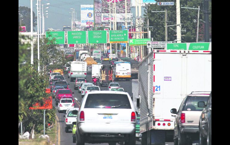 Carretera a Nogales. La vialidad colapsó en la salida de Guadalajara.  /