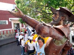 Rinde homenaje a Don Quijote con el lema ''Cultura para la paz''. ARCHIVO  /