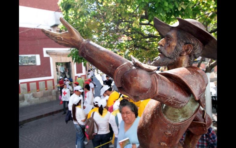 Rinde homenaje a Don Quijote con el lema ''Cultura para la paz''. ARCHIVO  /