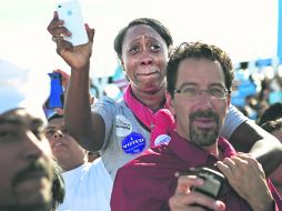 Una simpatizante Obama en Las vegas llora después de escuchar las palabras del candidato a la presidencia de Estados Unidos. AP  /