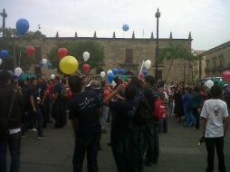 Los jóvenes católicos se reunieron en la Plaza Liberación, donde comenzaron la marcha.  /