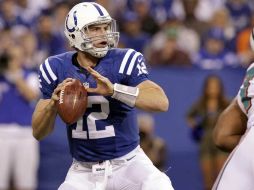 Andrew Luck sigue demostrando por que fue la primera selección colegial del Draft. AP  /