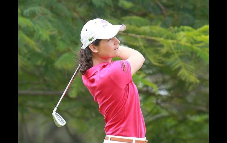 Lorena Ochoa, anfitriona del torneo, también comenzó a practicar.  /