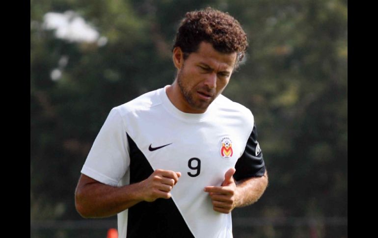 El delantero de Monarcas, Miguel Sabah, en entrenamiento. MEXSPORT  /