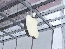 Apple pretendía ajustar cuentas con Motorola por el uso de la biblioteca de patentes que Google adquirió al comprar la empresa. ARCHIVO  /