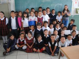 Los pequeños de la escuela federal “Libertad” ilustraron con ayuda del periódico los animales carnívoros, herbívoros y omnívoros.  /