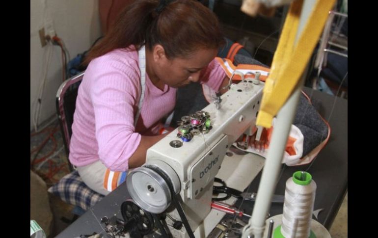 Aún se percibe poca presencia de la mujer en el mercado laboral debido al papel que esta tiene en las labores domésticas. ARCHIVO  /