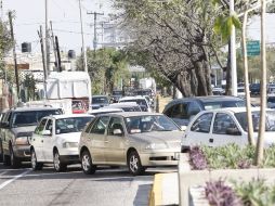 El que la población deje de usar el camión como principal modo de transportación es un signo negativo. ARCHIVO  /