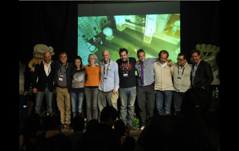 El director junto a su esposa, Rocío Bermejo y el actor Daniel Giménez Cacho presentaron la cinta. NTX  /