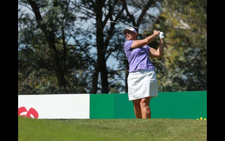 Angela Stanford supo mantener el paso en la segunda ronda del torneo.  /