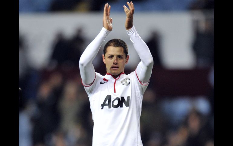 El más sobresaliente fue Javier Hernández, quien marcó un doblete en el triunfo del ManU ante el Aston Villa. ARCHIVO  /