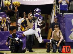 Adrian Peterson fue la estrella en el juego de los Vikingos. AP  /