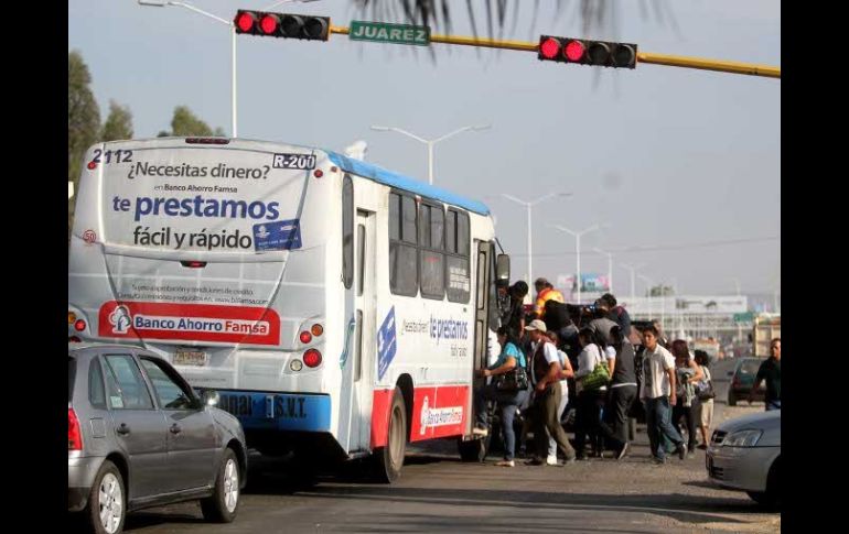 El titular de la FEU dice que poco se ha ehco por pensar en soluciones durante el tiempo que se paro el aumento a la tarifa.  /