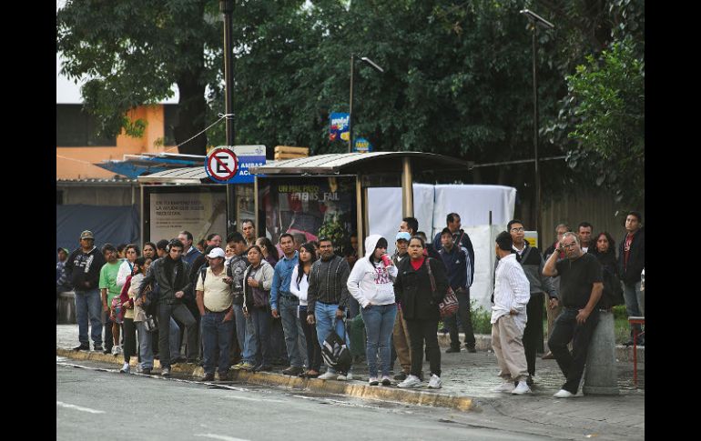 La SEJ informó que durante el día giró una circular a directores de planteles para pedir su tolerancia en el ingreso de su alumnado.  /