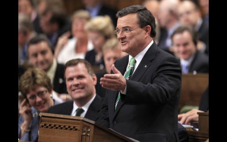 El ministro de Finanzas, Jim Flaherty también señaló que Canadá no dejará de estar en déficit hasta el año fiscal 2016-2017. ARCHIVO  /