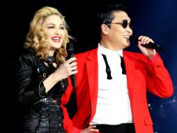 Mutuos admiradores, Madonna y PSY enloqueciendo a los fanáticos. AP  /