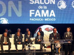 En la ceremonia se llevó a cabo la investidura de la segunda generación del Salón de la Fama del Futbol en Pachuca 2012. ARCHIVO  /