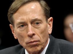 Tras la inesperada renuncia del ex director de la CIA, David Petraeus, no estaba claro si acudiría a testificar. AP  /