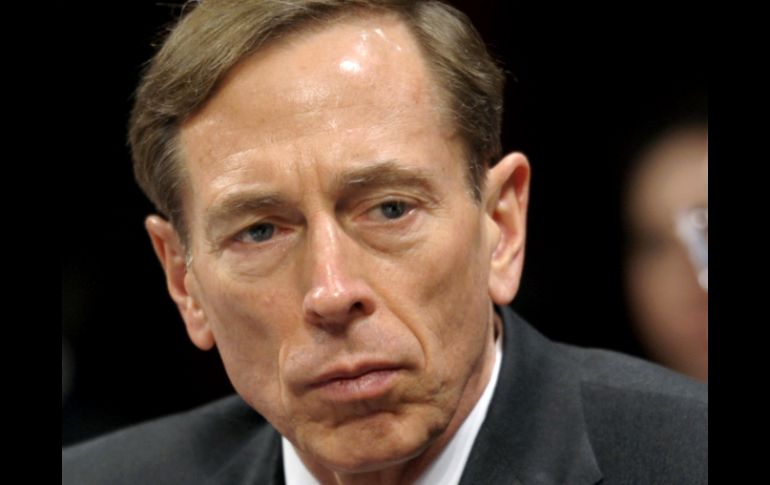 Tras la inesperada renuncia del ex director de la CIA, David Petraeus, no estaba claro si acudiría a testificar. AP  /