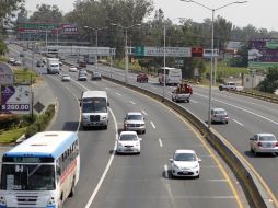 Las restricciones viales generaron, sobre todo en los primeros días, intenso caos vehicular en Periférico. ARCHIVO  /