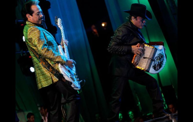 Los Tigres del Norte dejaron satisfechos a sus miles de seguidores. ARCHIVO  /