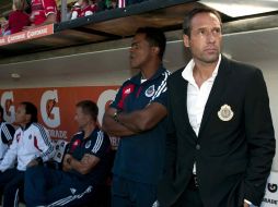 John Van't Schip asegura que no renucia a la dirección técnica de Chivas. MEXSPORT  /