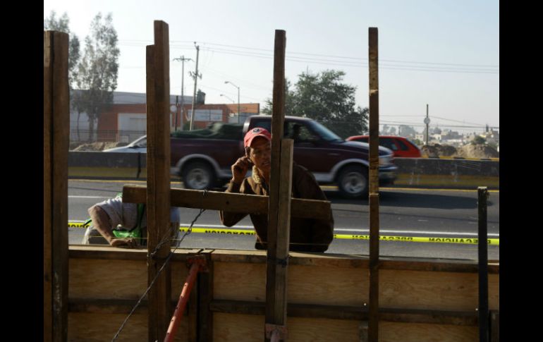 Sobre la vía los automóviles y camiones ya pueden circular en tres carriles de ambos lados.  /