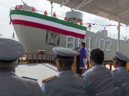 Felipe Calderón reconoció a la marina al poner en marcha el buque Libertador y recibir el navío escuela Cuahutémoc. ARCHIVO  /