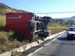 Así quedó la caja del tráiler. Imagen tomada de Twitter ‏@Calvarion  /