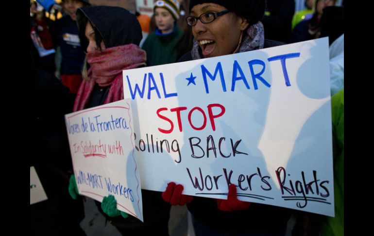 Los sindicatos afirman que Walmart paga a sus trabajadores salarios muy bajos. REUTERS  /