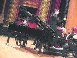 Alondra de la Parra y el pianista mexicano, Anthony Tamayo, interpretaron el ''Concierto para Piano No.1'' de Franz Liszt.  /