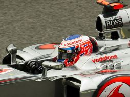 El británico Jenson Button marcó hoy el mejor tiempo en el tercer y último entrenamiento libre para el Gran Premio de Brasil. AFP  /