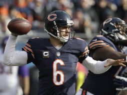 Jay Cutler tuvo un buen regreso a los controles de la ofensiva de los Osos. AP  /