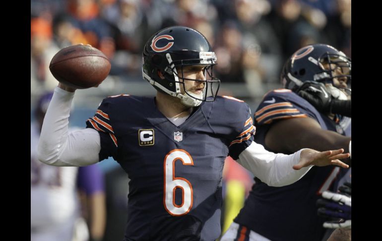 Jay Cutler tuvo un buen regreso a los controles de la ofensiva de los Osos. AP  /