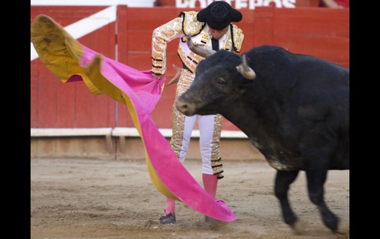 El español alternó con los toreros mexicanos Arturo Macías y Octavio García ''El Payo''. ARCHIVO  /