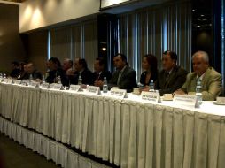 Representantes empresariales durante rueda de prensa.  /