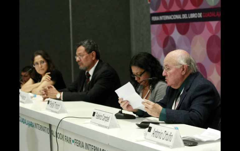 Élmer Mendoza, Federico Campbell, Antonio Ortuño y Adriana Jiménez rinden homenaje al escritor mexicano.  /