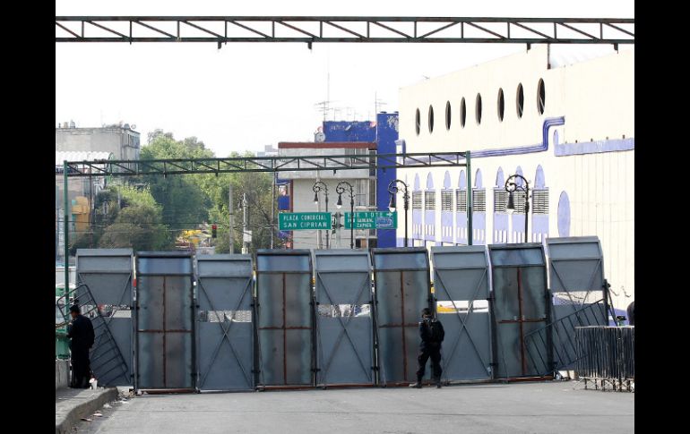 La protesta es contra el operativo de seguridad, por la toma de protesta Enrique Peña Nieto. ARCHIVO  /